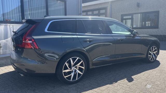 Volvo V60 T6 Twin Engine AWD Momentum Pro