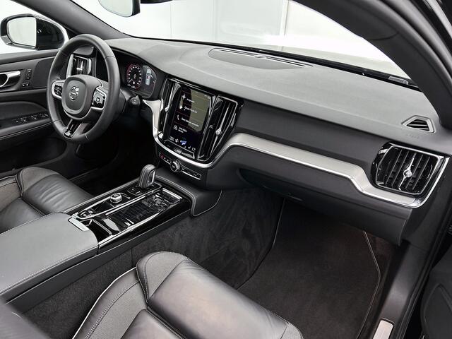 Volvo V60 T8 Hybride SOH 94% AWD R-Design / Panoramadak / Leder / Navigatie / Adap. Cruise / Pdc.V+A / Stuur- Stoelverwarming / Apk 01-2028