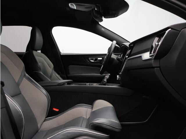 Volvo V60 T4 210PK R-Design / Parkeerverwarming / Trekhaak / Harman Kardon / Full Led / Exterior Stylingkit / Gelamineerd Glas / Keyless / 19"