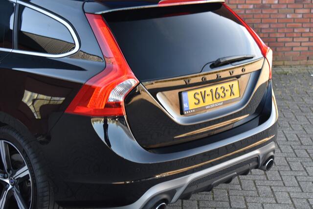 Volvo V60 T4 190PK Business Sport Luxury | Trekhaak |