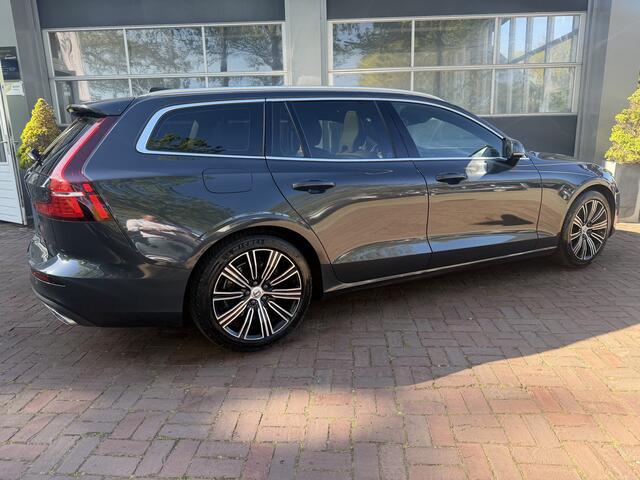 Volvo V60 2.0 D4 Inscription Leer,Panodak,18Inch,Trekhaak,Navi,Cruise Bomvol en dealer onderhouden