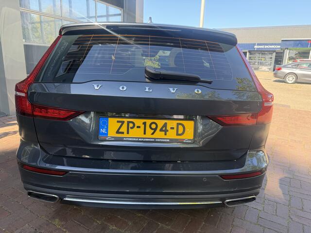 Volvo V60 2.0 D4 Inscription Leer,Panodak,18Inch,Trekhaak,Navi,Cruise Bomvol en dealer onderhouden