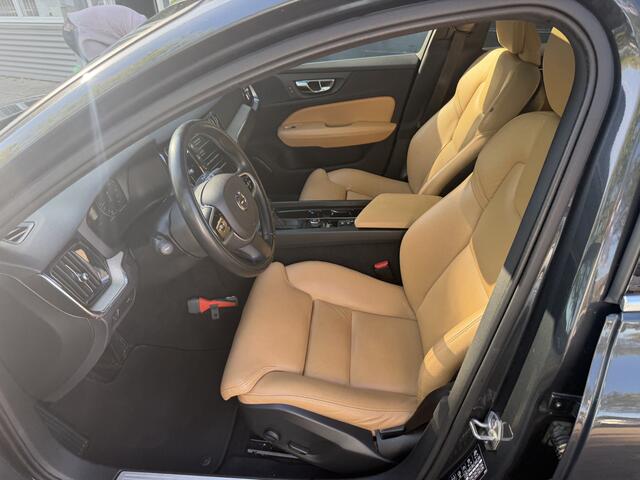Volvo V60 2.0 D4 Inscription Leer,Panodak,18Inch,Trekhaak,Navi,Cruise Bomvol en dealer onderhouden