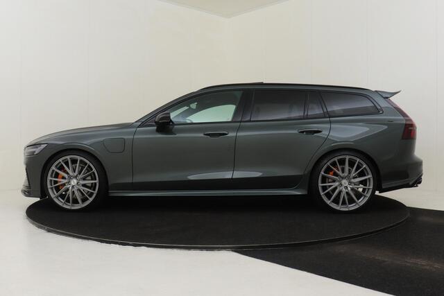Volvo V60 T8 Plug-in hybrid AWD Ultra Dark Performance *HEICO EDITION* 21 INCH VOSSEN HF-4T VELGEN|BOWERS&WILKINS|HEICO UITLAATSYSTEEM|HEICO BODYKIT|HEICO SPORTVEREN|PANO.DAK| FISCAAL ¤ 68.869,-