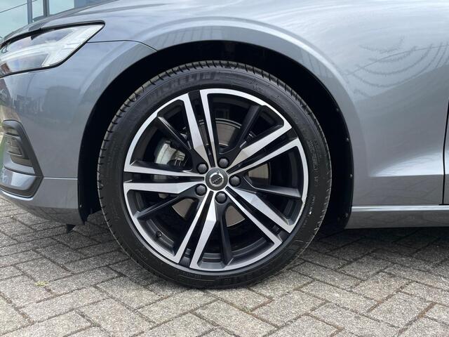 Volvo V60 2.0 B3 Momentum Advantage | Stoel- & stuurverwarming | 19" LM