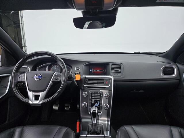 Volvo V60 2.0 T4 Business Sport R design NL-AUTO | PANODAK | LEDER | CAMERA | TREKHAAK
