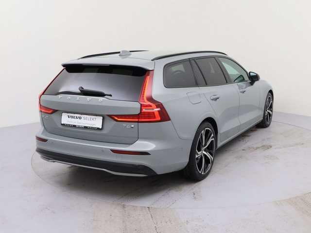 Volvo V60 2.0 T8 Plug-in hybrid AWD Plus Dark ** LEDER, H&K Sound, 360gr, 19-inch LMV, WINTER, MEMORY ** 1e EIG - UNFALLFREI ** ** INFORMEER OOK NAAR ONZE AANTREKKELIJKE FINANCIAL-LEASE TARIEVEN **