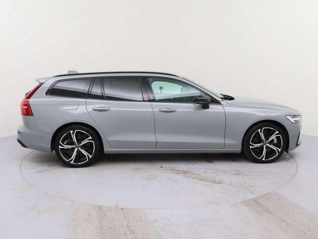 Volvo V60 2.0 T8 Plug-in hybrid AWD Plus Dark ** LEDER, H&K Sound, 360gr, 19-inch LMV, WINTER, MEMORY ** 1e EIG - UNFALLFREI ** ** INFORMEER OOK NAAR ONZE AANTREKKELIJKE FINANCIAL-LEASE TARIEVEN **