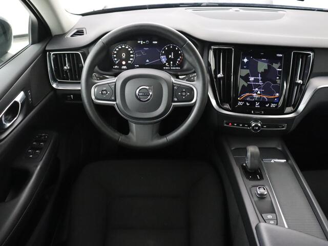 Volvo V60 2.0 B3 Momentum | Trekhaak | Stoelverwarming | Adaptive cruise | Carplay | Stuurverwarming | Full LED | Digital Cockpit | Parkeerhulp | 17'' | Bluetooth | Climate control