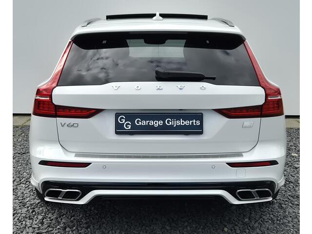 Volvo V60 2.0 T6 Recharge AWD R-Design Head Up - Stoelventilatie voor - Luxe lederen bekleding - Panorama Dak - 2000 KG Trekgewicht - Harman Kardon Sound Systeem - Camera achter - Lighting Pack - Privacy glass - 19 Licht metaal - Elektrisch bedienbare voorstoelen