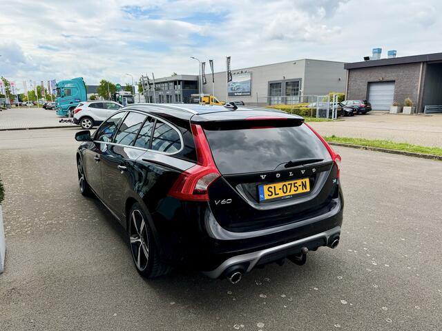 Volvo V60 2.0 T4 Business Sport ECC CRUISE NAVI