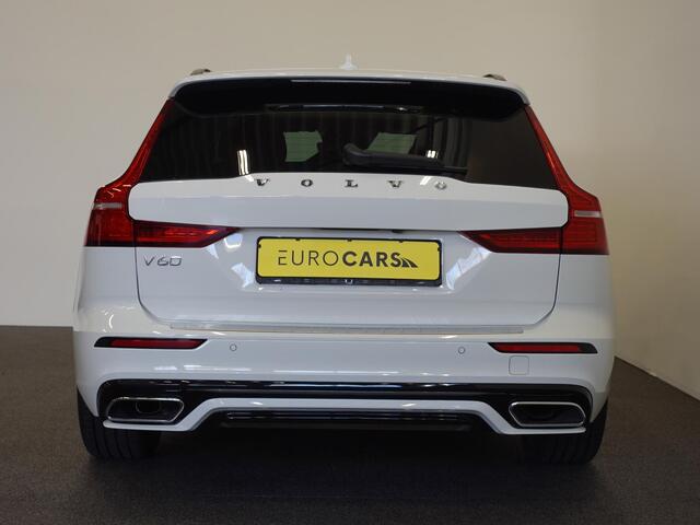 Volvo V60 2.0 T6 Recharge AWD R-Design Panoramadak Navigatie Apple Carplay/Android Auto Camera Parkeersensoren Stoel- en stuurverwarming Cruise Control Blind Spot Assist Virtual Cockpit Climate Control