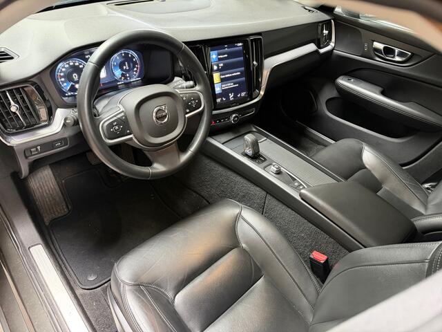 Volvo V60 2.0 B3 Momentum Aut- Leder Interieur, Elek Trekhaak, Stuur/Stoelverwarming, Camera Carplay