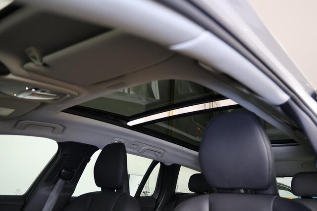 Volvo V60 T6 Recharge AWD Plus Bright - Panorama/schuifdak - Bowers & Wilkins audio - Parkeercamera achter - Verwarmde voorstoelen, stuur & achterbank - Parkeersensoren voor & achter - Elektr. bedienb. voorstoelen met geheugen - Cruise control - 19' LMV