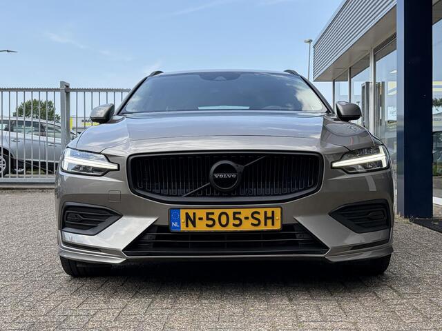 Volvo V60 2.0 B3 Momentum Advantage / Automaat / NL-Auto / Dealer-Onderhouden / Pilot-Assist / Adaptieve Cruise-Control / Stoel-/Stuurverwarming / Elektr.-Wegklapbare Trekhaak / Draadloze-Telefoonlader / Climate-Control / Standkachel / Keyless / LED / Apple-Carplay