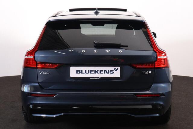 Volvo V60 T6 Recharge AWD Plus Dark - Panorama/schuifdak - IntelliSafe Assist & Surround - 360º Camera - Harman/Kardon audio - Verwarmde voorstoelen, stuur & achterbank - Parkeersensoren voor & achter - Elektr. bedienb. voorstoelen met geheugen - Head up display -