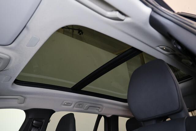 Volvo V60 T6 Recharge AWD Plus Dark - Panorama/schuifdak - IntelliSafe Assist & Surround - 360º Camera - Harman/Kardon audio - Verwarmde voorstoelen, stuur & achterbank - Parkeersensoren voor & achter - Elektr. bedienb. voorstoelen met geheugen - Head up display - 