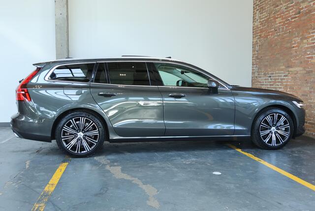 Volvo V60 T8 Recharge AWD Inscription | Semi-Electrische Wegklapbare Trekhaak | Panoramadak | Verwarmbare voorstoelen en stuurwiel | Adaptieve cruise control | Apple carplay/Android auto | Keyless Entree | Parkeer sensoren voor + achter | Parkeercamera