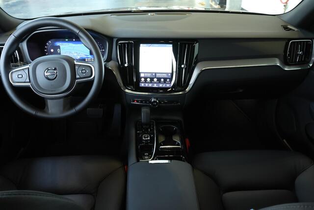 Volvo V60 T6 Plug-in hybrid AWD Essential | Lederen bekleding | BLIS | Parkeersensoren voor + achter | 19'' Lichtmetalen velgen | Stoelverwarming | Google Infotainment | Cruise control adaptief | Parkeercamera