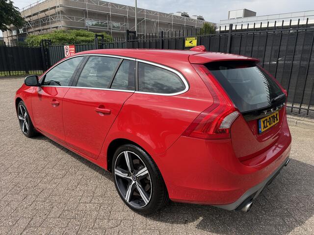 Volvo V60 2.0 T4 Autom/Tiptr R-Design Alcantara/Stoelverw/Clima/Cruise