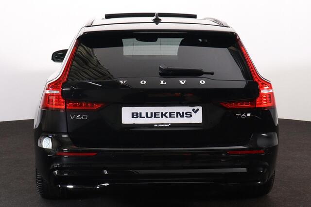 Volvo V60 T6 Recharge AWD Plus Dark - Panorama/schuifdak - IntelliSafe Assist & Surround - 360º Camera - Harman/Kardon audio - Verwarmde voorstoelen, stuur & achterbank - Parkeersensoren voor & achter - Elektr. bedienb. voorstoelen met geheugen - Head up display - 