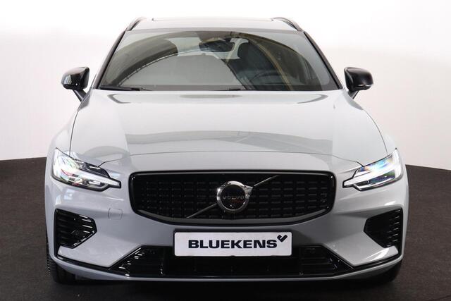 Volvo V60 T6 Recharge AWD Plus Dark - Panorama/schuifdak - IntelliSafe Assist & Surround - 360º Camera - Harman/Kardon audio - Verwarmde voorstoelen, stuur & achterbank - Parkeersensoren voor & achter - Elektr. bedienb. voorstoelen met geheugen - Head up display -
