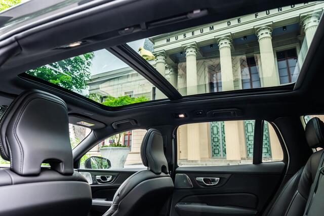 Volvo V60 2.0 T8 Plug-in hybrid AWD Ultra Dark | 21" Polestar | Black Pack | Bowers & Wilkins | Heico Uitlaatsysteem | Heico Body Kit | Trekhaak | Massage & Ventilatie |