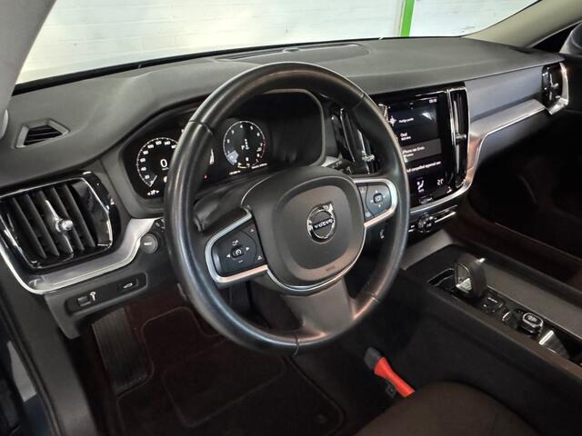 Volvo V60 2.0 B3 HYBRIDE / Apple carplay / Adaptieve Cruise controle / NAP / Historie aanwezig.