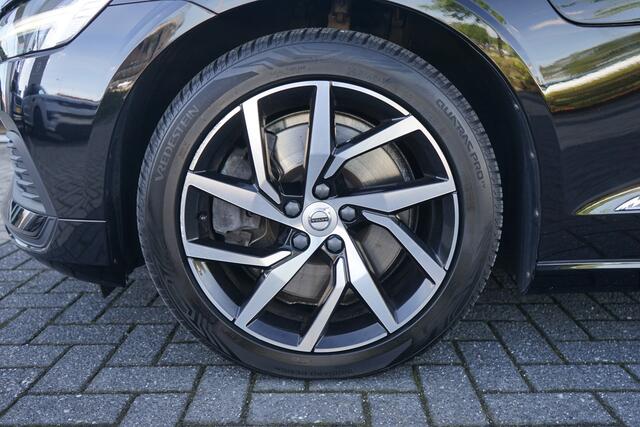 Volvo V60 2.0 T6 Twin Engine AWD Momentum Pro | Verwarmde voorstoelen |