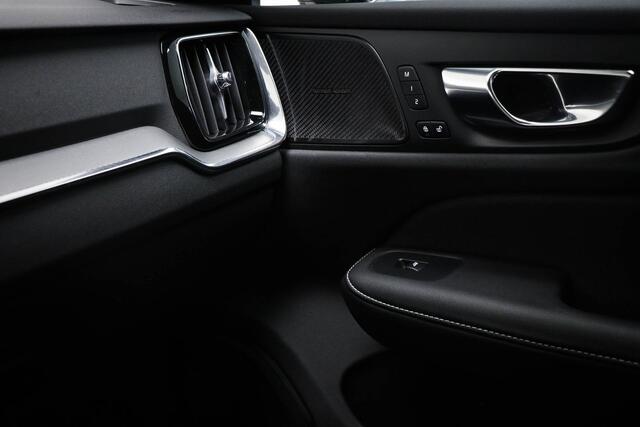 Volvo V60 2.0 T8 Recharge AWD R-Design | LOUNGE / CLIMATE PRO- PACK | PANORAMADAK | ACHTERVANKVERWARMING | HEAD UP | 360 CAMERA | TREKHAAK
