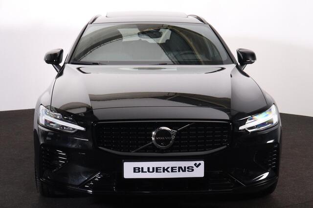 Volvo V60 T6 Recharge AWD Plus Dark - Panorama/schuifdak - IntelliSafe Assist & Surround - 360º Camera - Harman/Kardon audio - Verwarmde voorstoelen, stuur & achterbank - Parkeersensoren voor & achter - Elektr. bedienb. voorstoelen met geheugen - Head up display - 