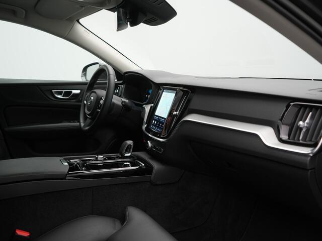 Volvo V60 T6 AWD Plus Bright LONG RANGE PHEV 350pk Dealer O.H. | Panodak | Camera | Harman / Kardon | Lederen Sportstoelen Memory & Verwarmd | Google Assistent | Keyless | Stuur Verwarmd | Apple Carplay | Navigatie | DAB | Plug In Hybrid |