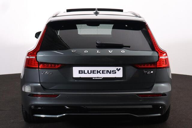 Volvo V60 T6 Recharge AWD Plus Dark - Panorama/schuifdak - IntelliSafe Assist & Surround - 360º Camera - Harman/Kardon audio - Verwarmde voorstoelen, stuur & achterbank - Parkeersensoren voor & achter - Elektr. bedienb. voorstoelen met geheugen - Head up display - 