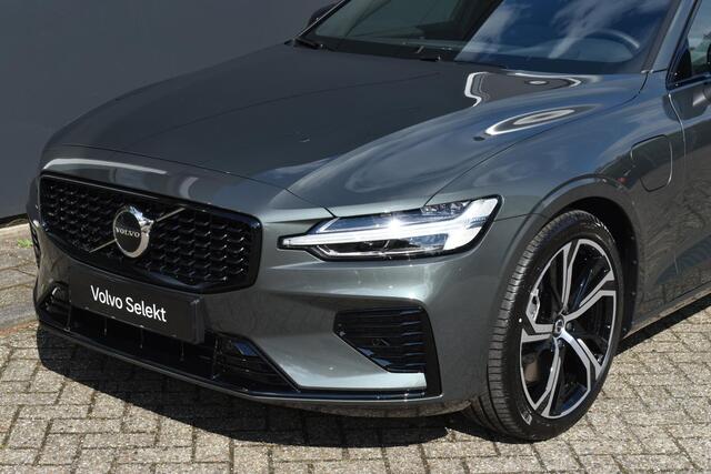 Volvo V60 T6 Plug-in hybrid AWD Plus Dark | Harman Kardon Premium sound | Google Navigatie | BLIS | Adaptieve Cruise Control | Pilot Assist | Stuur-/Stoelverwarming | Elektrisch verstelbare stoelen voor met memory | Parkeercamera | 19 inch Lichtmetalen velgen |