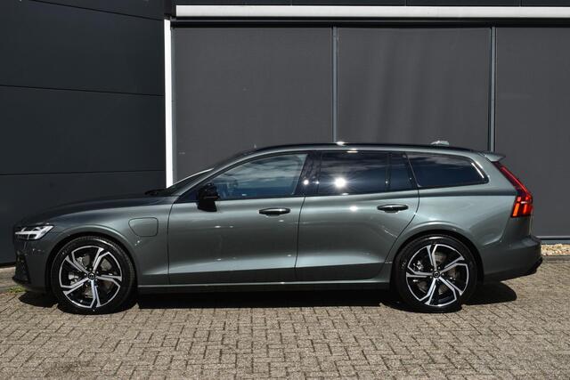 Volvo V60 T6 Plug-in hybrid AWD Plus Dark | Harman Kardon Premium sound | Google Navigatie | BLIS | Adaptieve Cruise Control | Pilot Assist | Stuur-/Stoelverwarming | Elektrisch verstelbare stoelen voor met memory | Parkeercamera | 19 inch Lichtmetalen velgen |