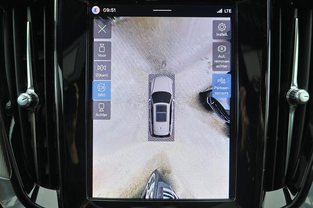 Volvo V60 T6 Recharge AWD Plus Dark - Panorama/schuifdak - IntelliSafe Assist & Surround - 360º Camera - Harman/Kardon audio - Verwarmde voorstoelen, stuur & achterbank - Parkeersensoren voor & achter - Elektr. bedienb. voorstoelen met geheugen - Head up display - 