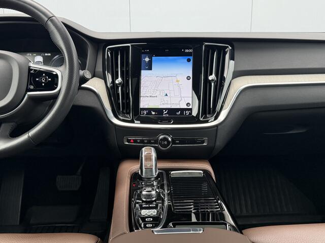 Volvo V60 2.0 T8 Twin Engine AWD Inscription Automaat Schuifdak.