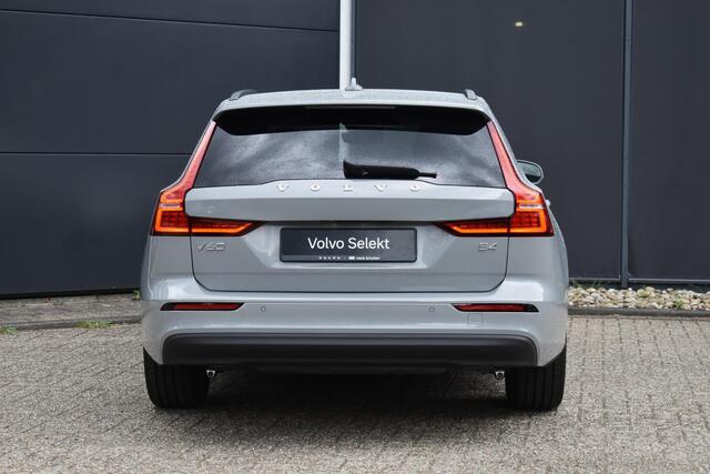 Volvo V60 B4 Essential Adaptieve Cruise Control | BLIS | Achterruitrijcamera | Lederen bekleding | Stoel en stuurwiel verwarming | Google services | Achterbank verwarmd |