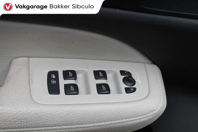 Volvo V60 2.0 T8 Twin Engine AWD Inscription PANORAMADAK LEER 19 INCH