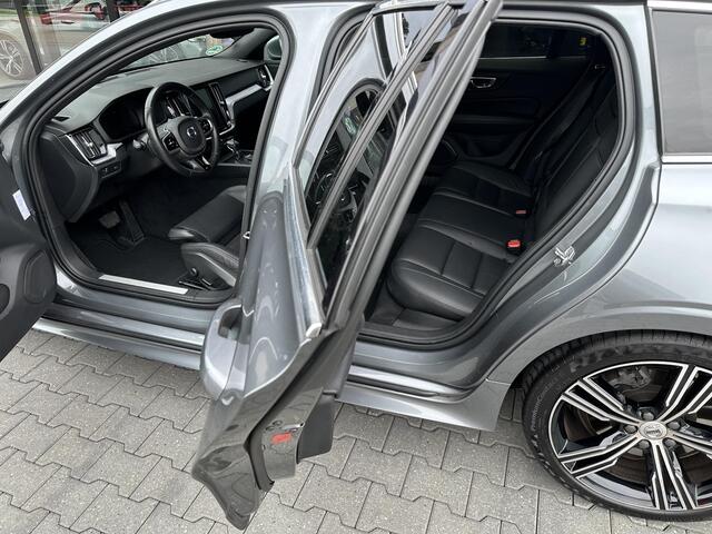 Volvo V60 2.0 T5 Momentum Styling kit|ACC|trekhaak|Polestar
