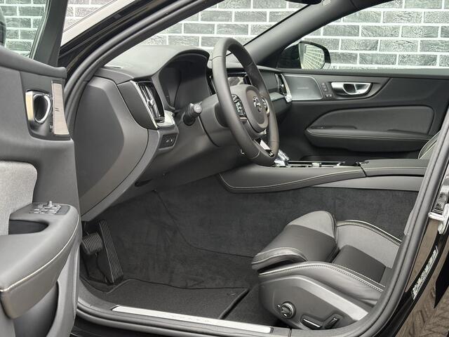 Volvo V60 2.0 T6 Plug-in hybrid AWD Ultra Dark |SOH 100%|360 camera | Adaptieve cruise control | Blis | Stand kachel | Google | Verwarmde voorstoelen | achterbank verwarming | Harman Kardon Audio | Elektrische bedienbaar panorama dak |