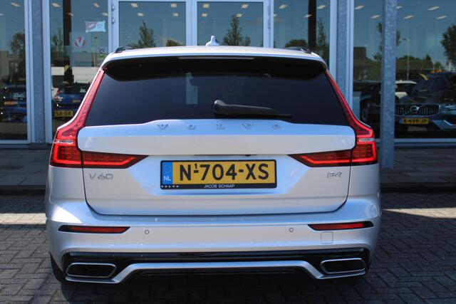Volvo V60 B4 197 PK Automaat R-Design | Schuif/Kantel Dak | Leder Sportstoelen | H & K | Trekhaak | Stoel/stuur verw. | BLIS |