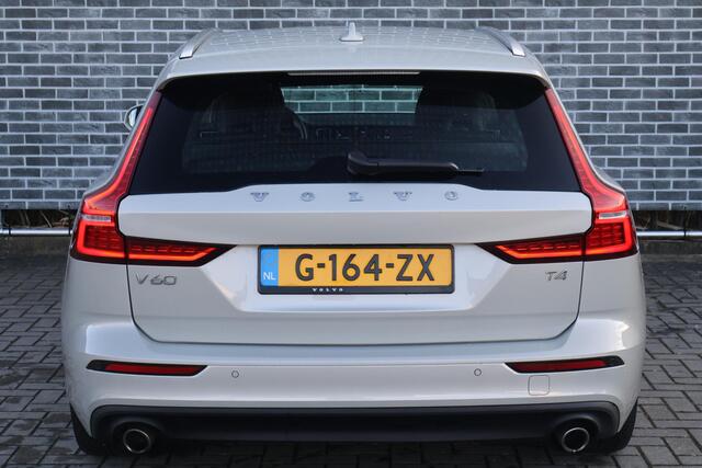 Volvo V60 2.0 T4 Momentum Pro | Trekhaak | Lederen bekleding | Adaptieve Cruise Control | Standkachel | Stoel- en stuurverwarming | Actieve LED koplampen | Sportstoelen | Verwarmbare achterbank | Dode hoek detectie BLIS | Navigatie | Achteruitrijcamera | Parkeersen