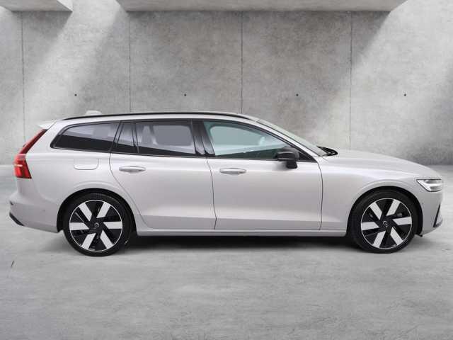 Volvo V60 2.0 T8 Plug-in hybrid AWD Ultra Dark ** FULL OPTIONS, PANO, ACC, MASSAGE, B&W ** 1e EIG - UNFALLFREI ** ** INFORMEER OOK NAAR ONZE AANTREKKELIJKE FINANCIAL-LEASE TARIEVEN **