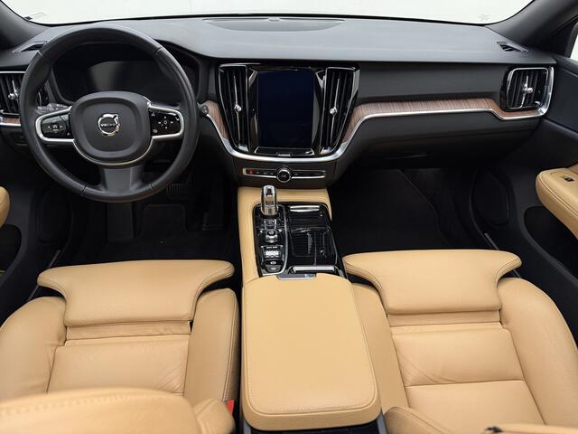 Volvo V60 T8 390pk AWD Inscription / Panorama dak / Apple carplay / Trekhaak / Elektrische achterklep / Lederen bekleding /