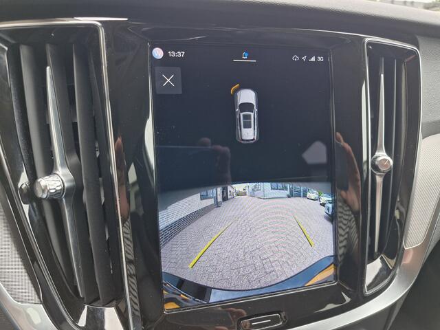 Volvo V60 T6 Plug-in hybrid AWD Plus Dark