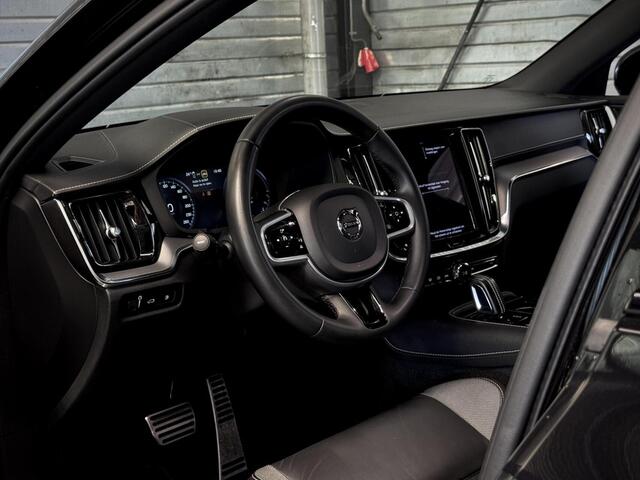 Volvo V60 2.0 T8 AWD Polestar Engineered | SOH 100% | Panodak | H&K | Pilo
