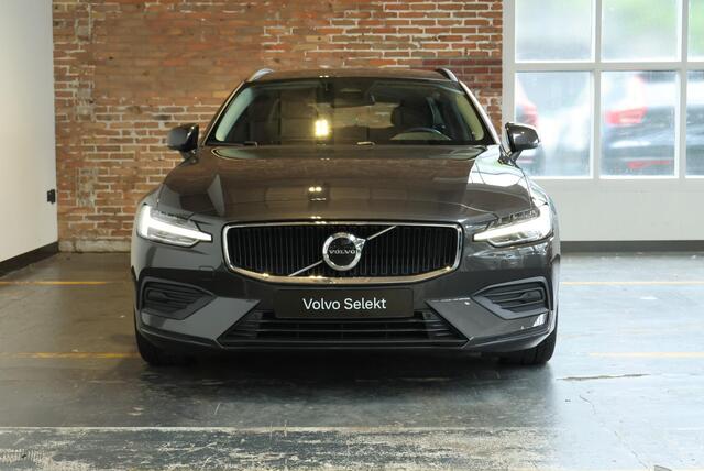 Volvo V60 B3 Essential Edition | Parkeercamera | Parkeersensoren voor + achter | Stoelverwarming voor + achter | Stuurwielverwarming | Dealeronderhouden | Navigatie |