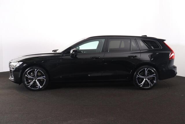 Volvo V60 T6 Recharge AWD Plus Dark - Panorama/schuifdak - IntelliSafe Assist & Surround - 360º Camera - Harman/Kardon audio - Verwarmde voorstoelen, stuur & achterbank - Parkeersensoren voor & achter - Elektr. bedienb. voorstoelen met geheugen - Head up display - 