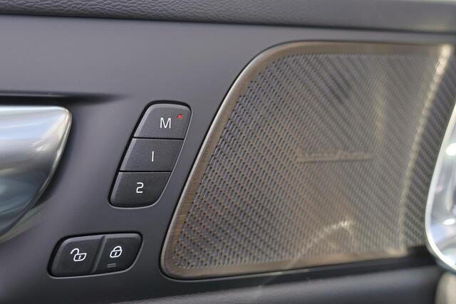 Volvo V60 T6 Recharge AWD Plus Dark - Panorama/schuifdak - IntelliSafe Assist & Surround - 360º Camera - Harman/Kardon audio - Verwarmde voorstoelen, stuur & achterbank - Parkeersensoren voor & achter - Elektr. bedienb. voorstoelen met geheugen - Head up display - 